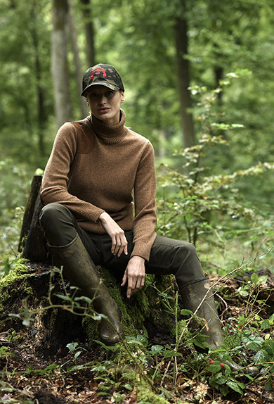 Rollkragenpullover mit Leder, beige