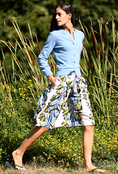 Skirt bows and leaves, blue