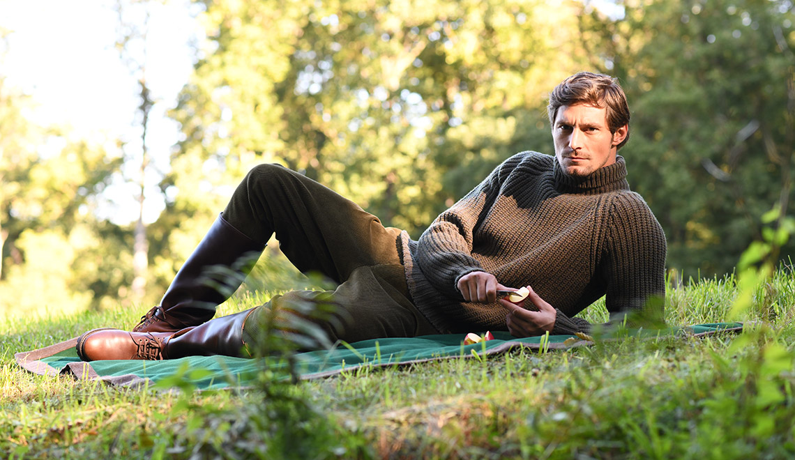 Pullover in dickem Patentstrick